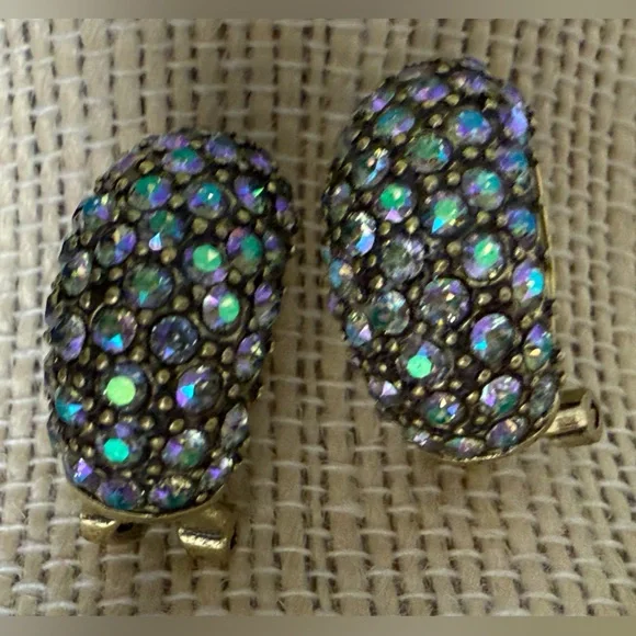 SIGNED HEIDI DAUS AURORA BOREALIS CRYSTAL OMEGAEARRINGS NEW